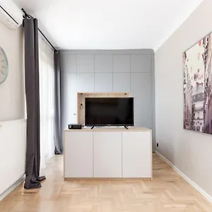 https://rent-like-home-marszalkowska-28.warsawhotelspoland.com